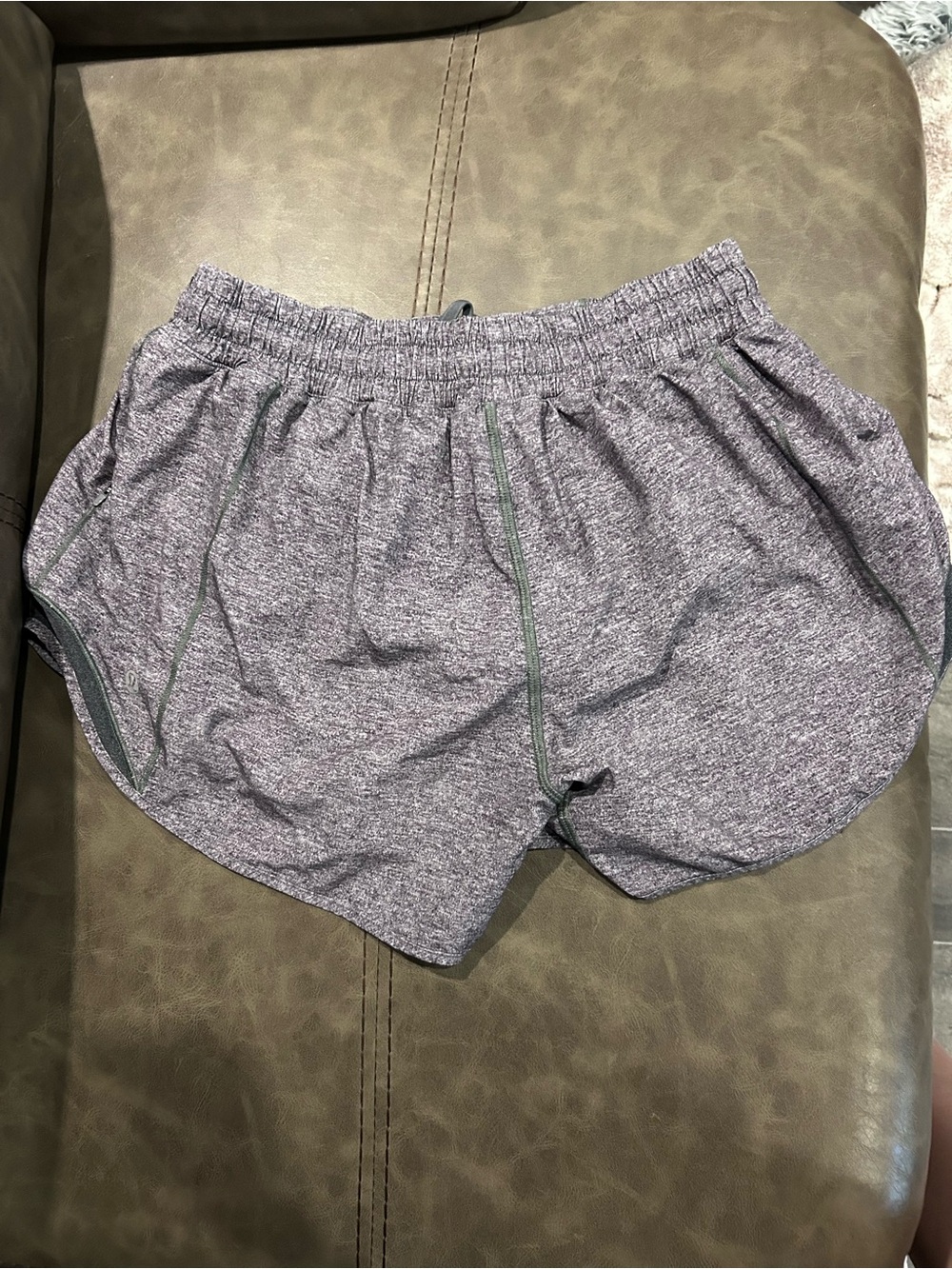 lululemon Hotty Hot Heathered Purple Running Shorts - Picture 2 of 4